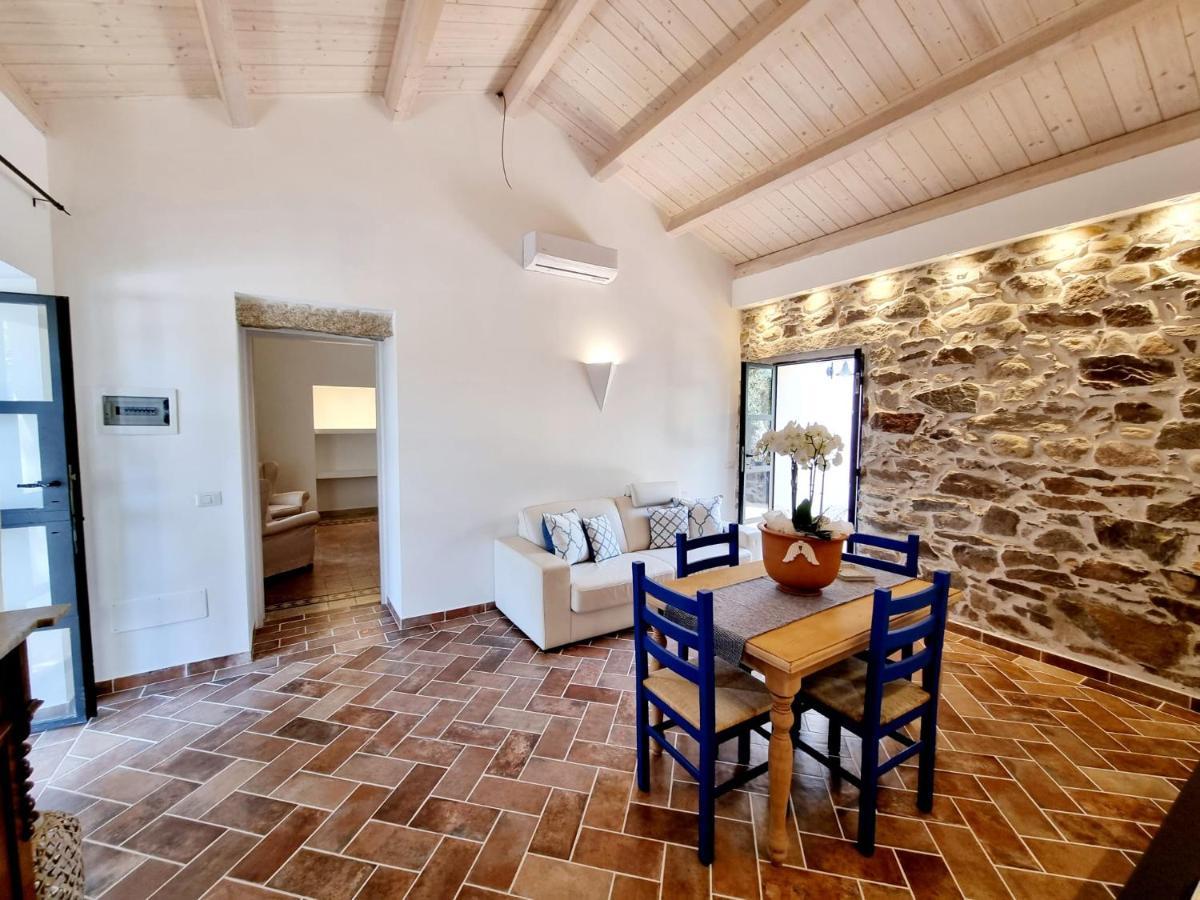 דירות Stazzo San Teodoro La Quercia Piscina Condivisa מראה חיצוני תמונה
