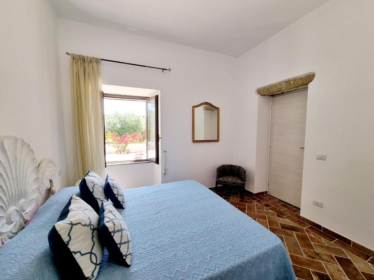 דירות Stazzo San Teodoro La Quercia Piscina Condivisa מראה חיצוני תמונה